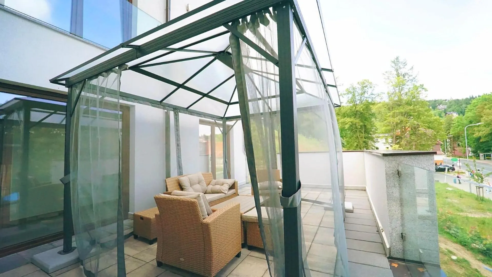 Apartament Z Tarasem Rezydencja Karkonoska - Apartamentuj Карпач 0*,  Польша